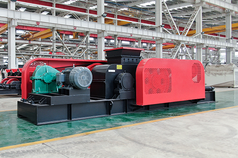 强力辊式破碎机实拍图