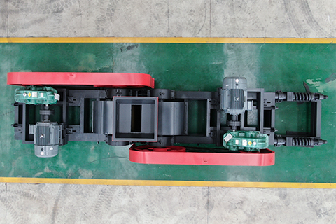 强力辊式破碎机实拍图