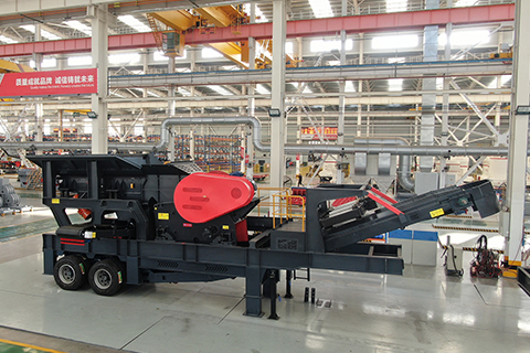 MTF轮胎式移动破碎筛分站实拍图
