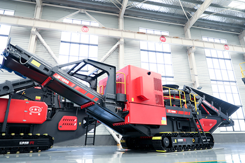 Wotetrack型履带式移动破碎筛分站实拍图